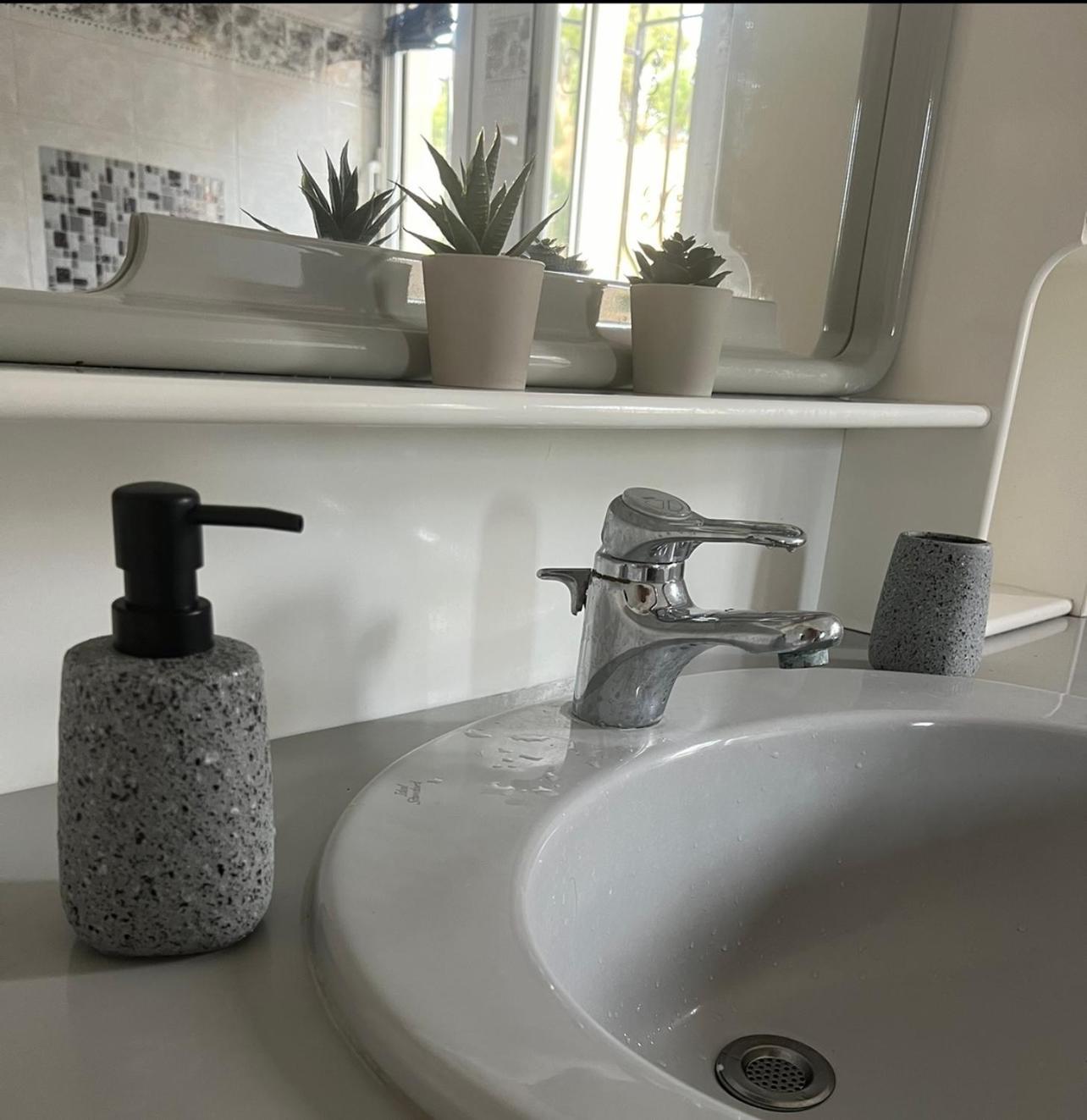 ניאה סקיוני Olive Stone Villa מראה חיצוני תמונה